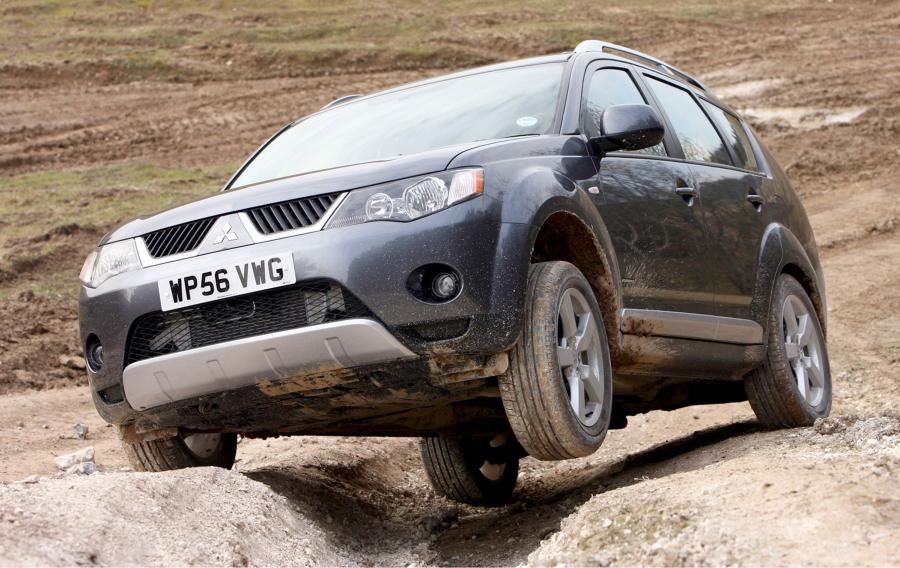  Mitsubishi Outlander 2005 года  (фото 34 из 77)